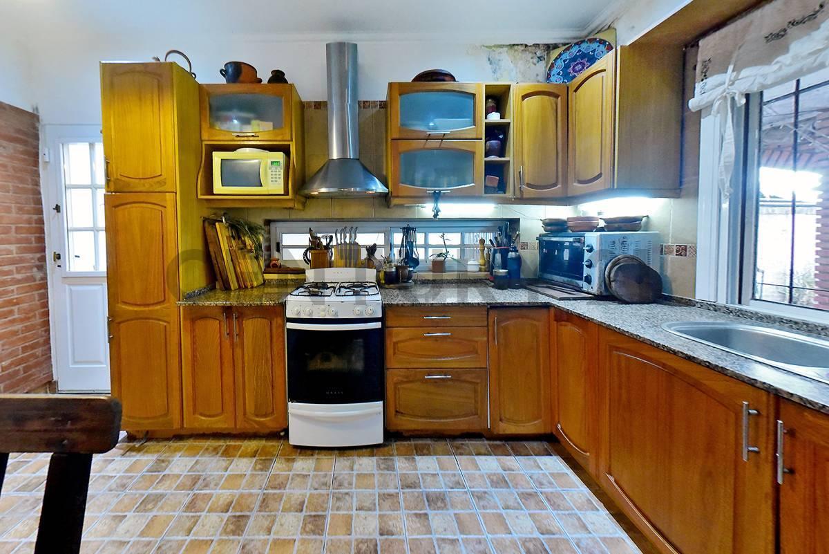 Foto de VENTA CASA 4 AMBIENTES CON PILETA EN VILLA DE MAYO, imagen 1