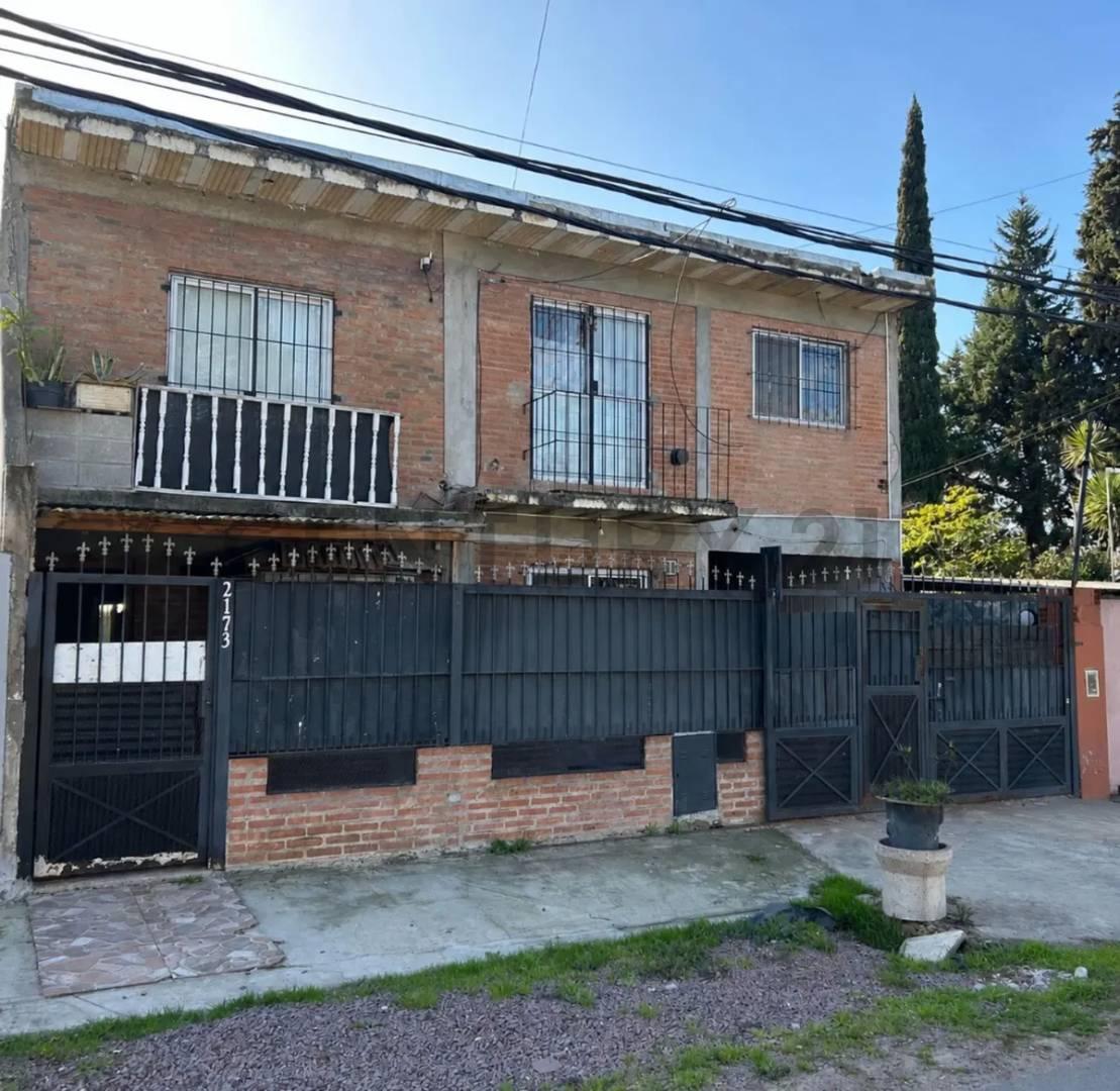 Foto de venta casa 5 amb con parque y pileta en de vicenzo pilar, imagen 3