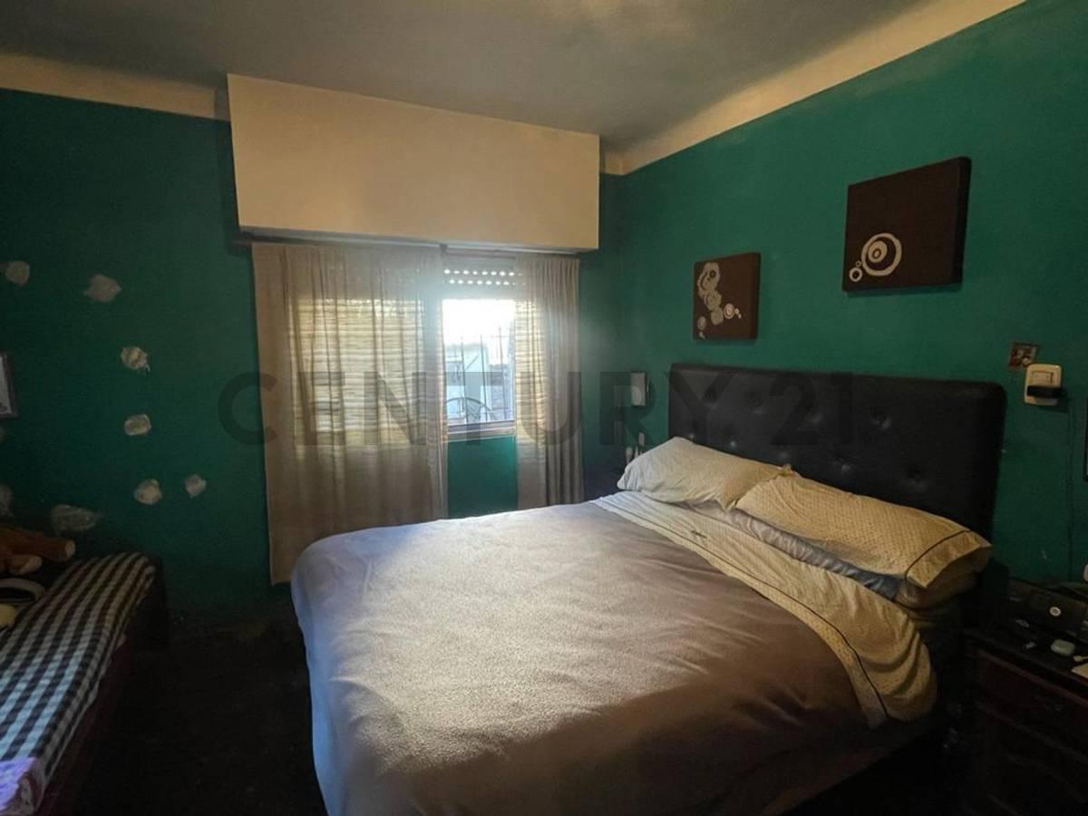 Foto de VENTA CASA 4 AMB. EL TALAR CON PILETA Y COCHERA, imagen 5