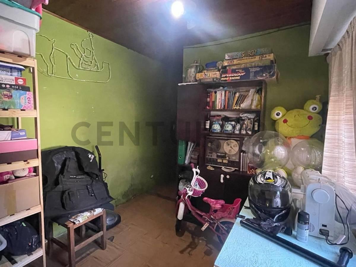 Foto de VENTA CASA 4 AMB. EL TALAR CON PILETA Y COCHERA, imagen 4
