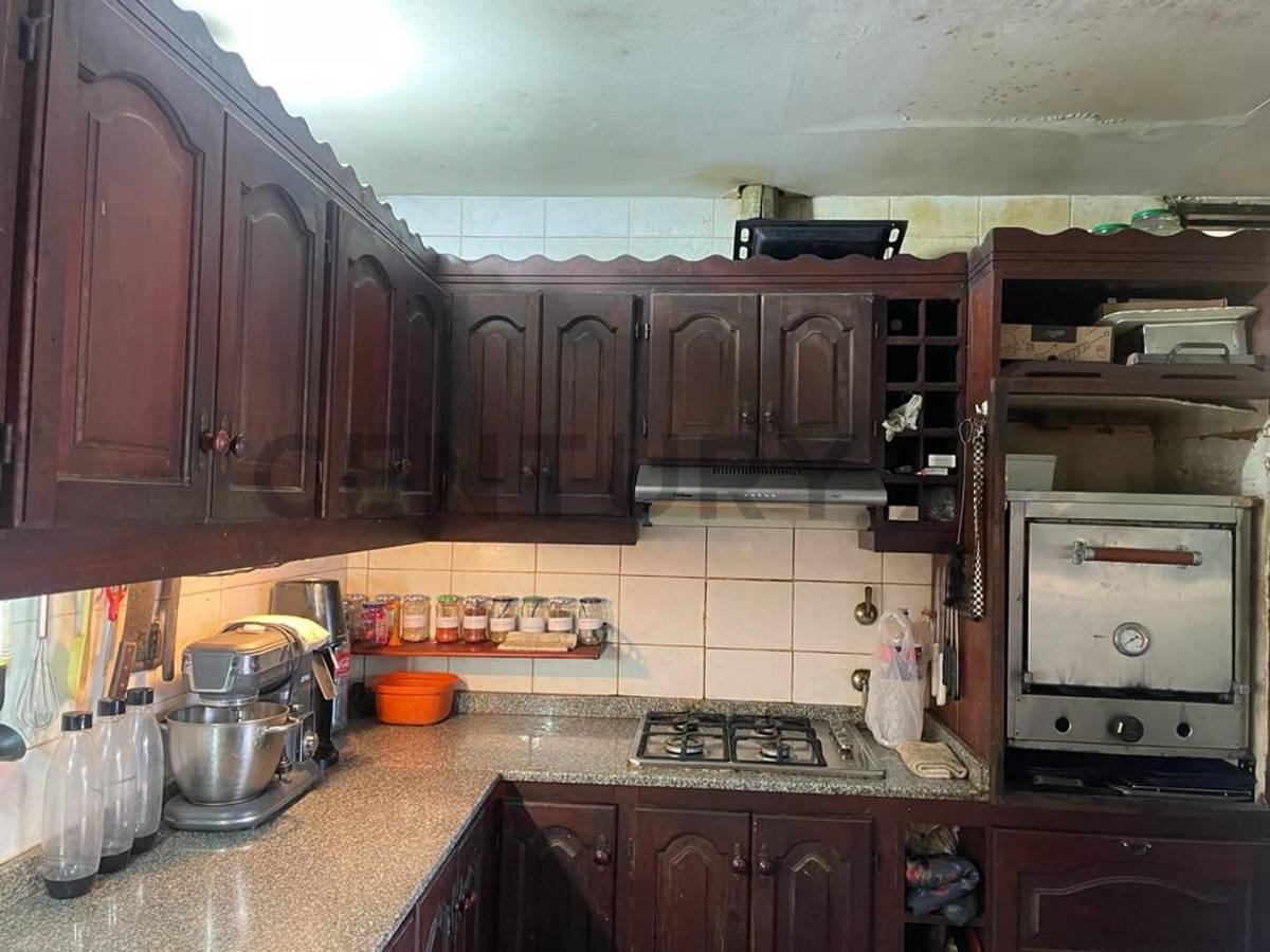 Foto de VENTA CASA 4 AMB. EL TALAR CON PILETA Y COCHERA, imagen 3
