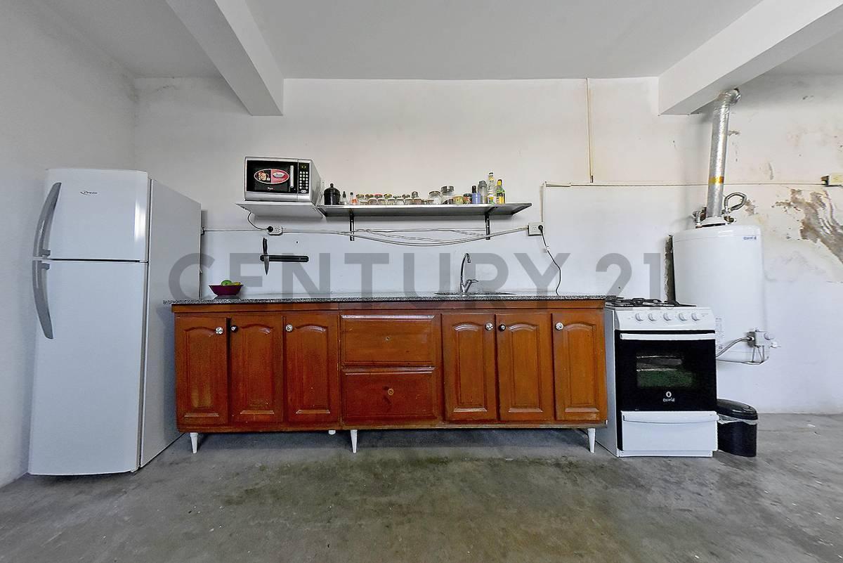 Foto de OPORTUNIDAD VENTA PH 4 AMBIENTES A REFACCIONAR CON TERRAZA Y BALCÓN EN, imagen 3