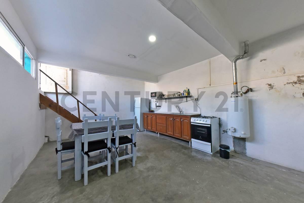Foto de OPORTUNIDAD VENTA PH 4 AMBIENTES A REFACCIONAR CON TERRAZA Y BALCÓN EN, imagen 1