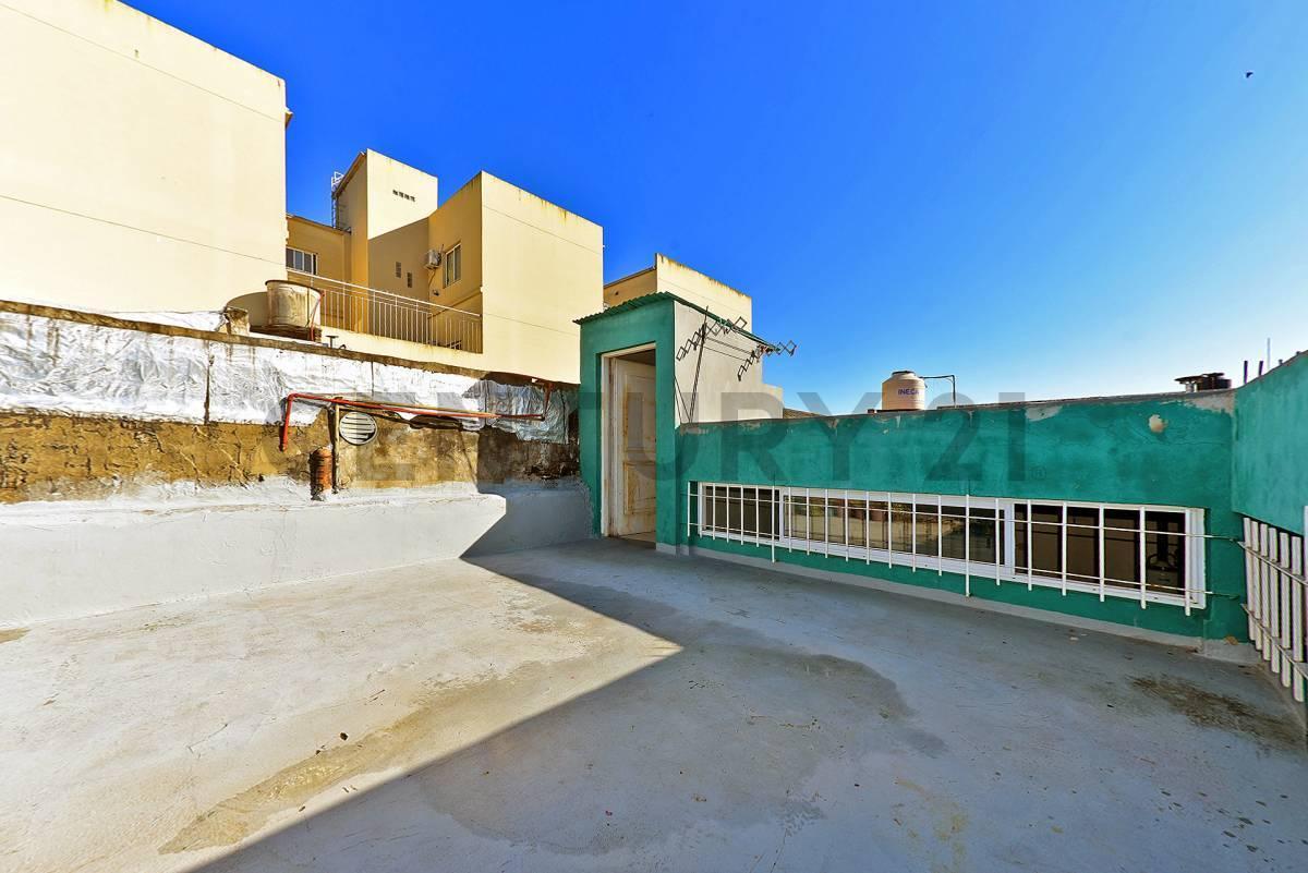 Foto de OPORTUNIDAD VENTA PH 4 AMBIENTES A REFACCIONAR CON TERRAZA Y BALCÓN EN, imagen 5