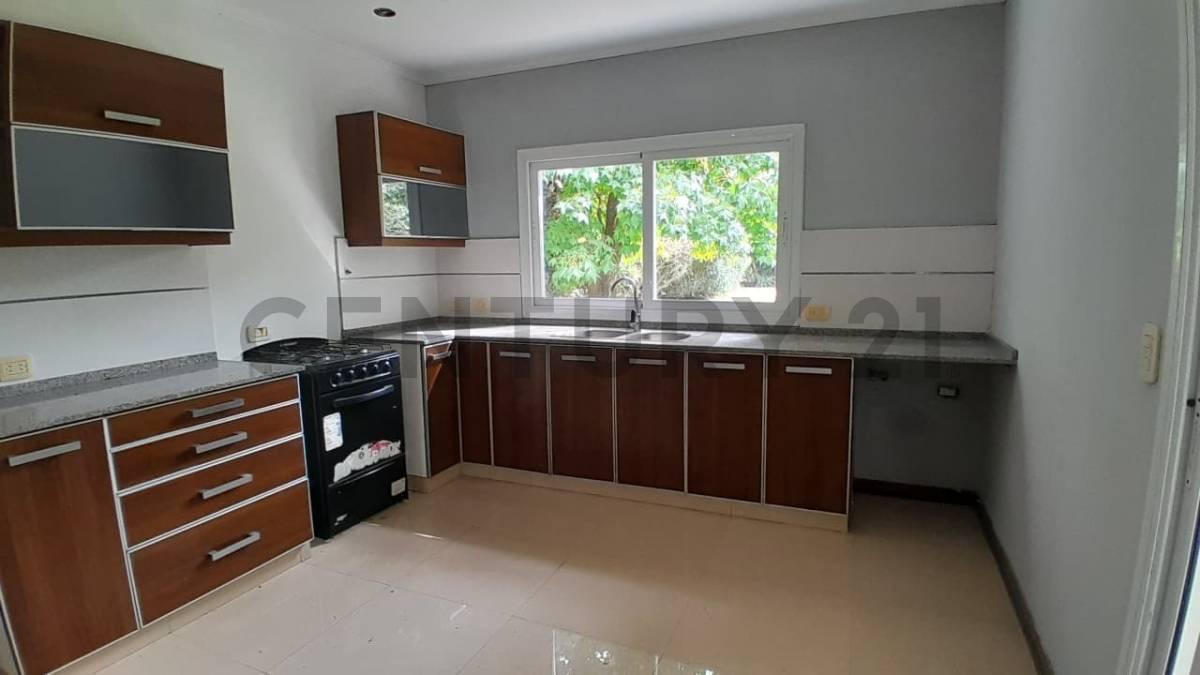 Foto de VENTA CASA 4 AMBIENTES + DEPENDENCIA DE SERVICIO EN BARRIO LA MASIA, imagen 5