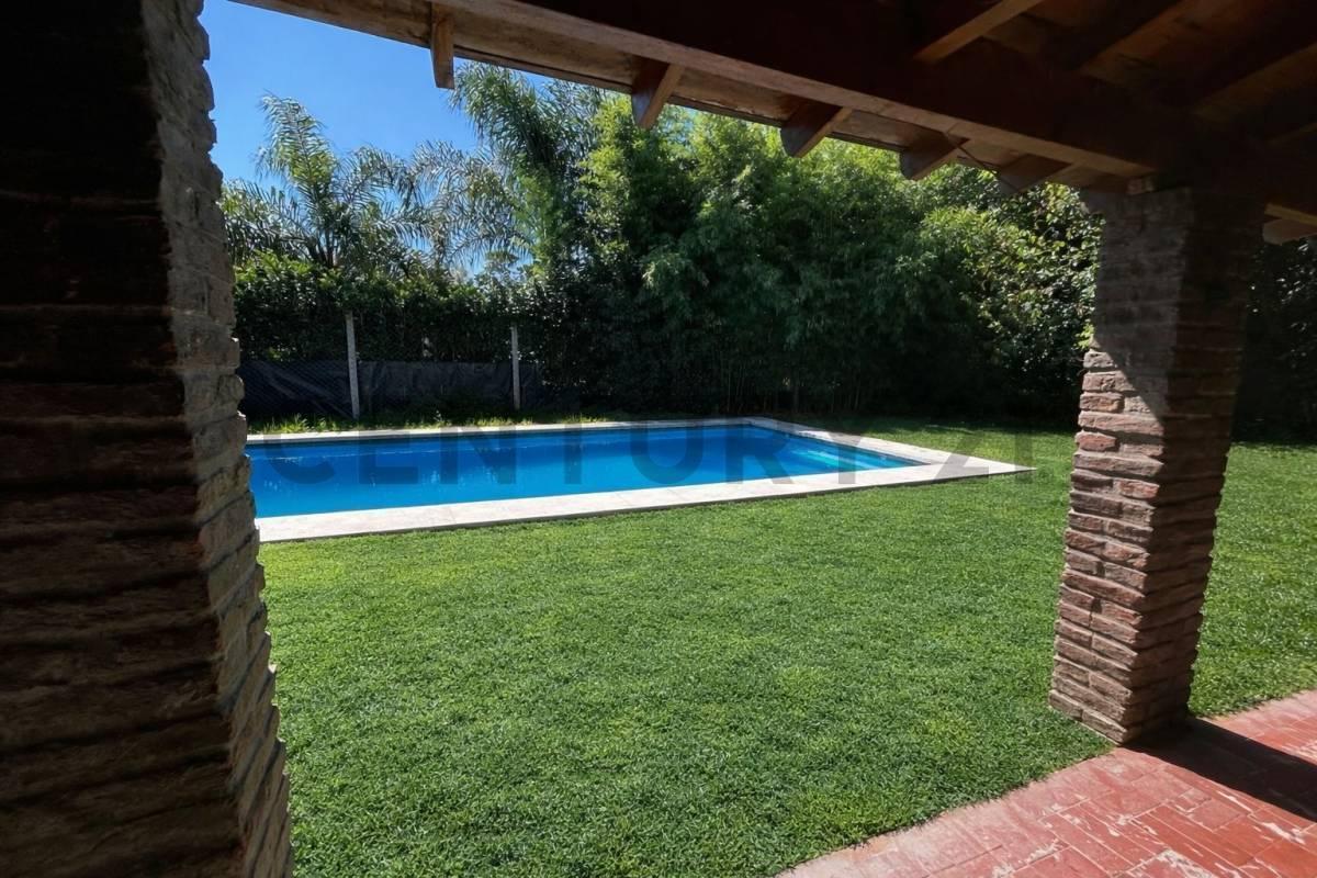 Foto de CASA EN VENTA CON PILETA PARQUE ALVEAR 2 DORM 1 PLANTA, imagen 2