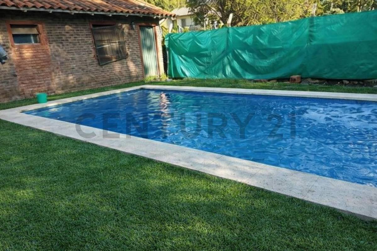 Foto de CASA EN VENTA CON PILETA PARQUE ALVEAR 2 DORM 1 PLANTA, imagen 4