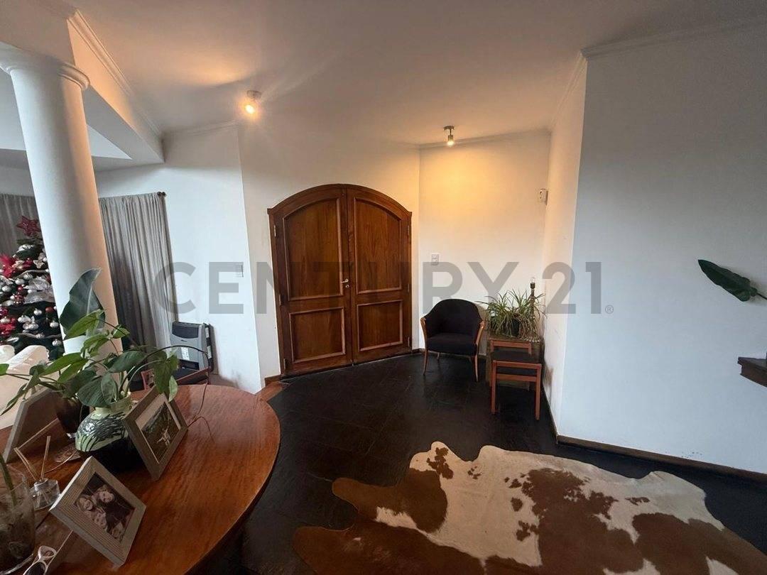 Foto de Casa 5 ambientes en Pilar Centro | Lote 1.013 m² | Pileta, quincho y 4, imagen 4