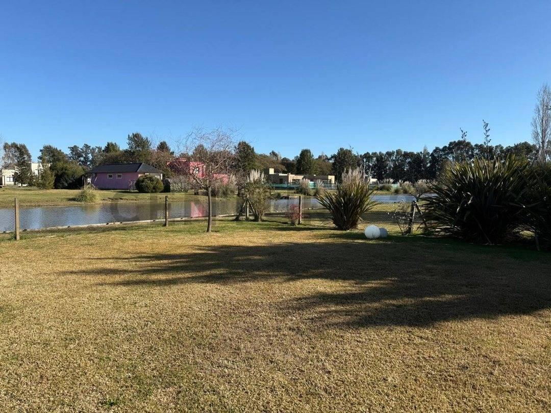 Foto de VENTA LOTE 1200 M2 EN POSADA DE LOS LAGOS CORONEL BRANDSEN FRENTE A LA, imagen 2