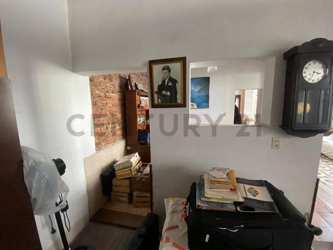Foto de VENTA CASA 4 AMBIENTES CON UN AMPLIO PATIO EN LANUS ESTE APTO CREDITO, imagen 2