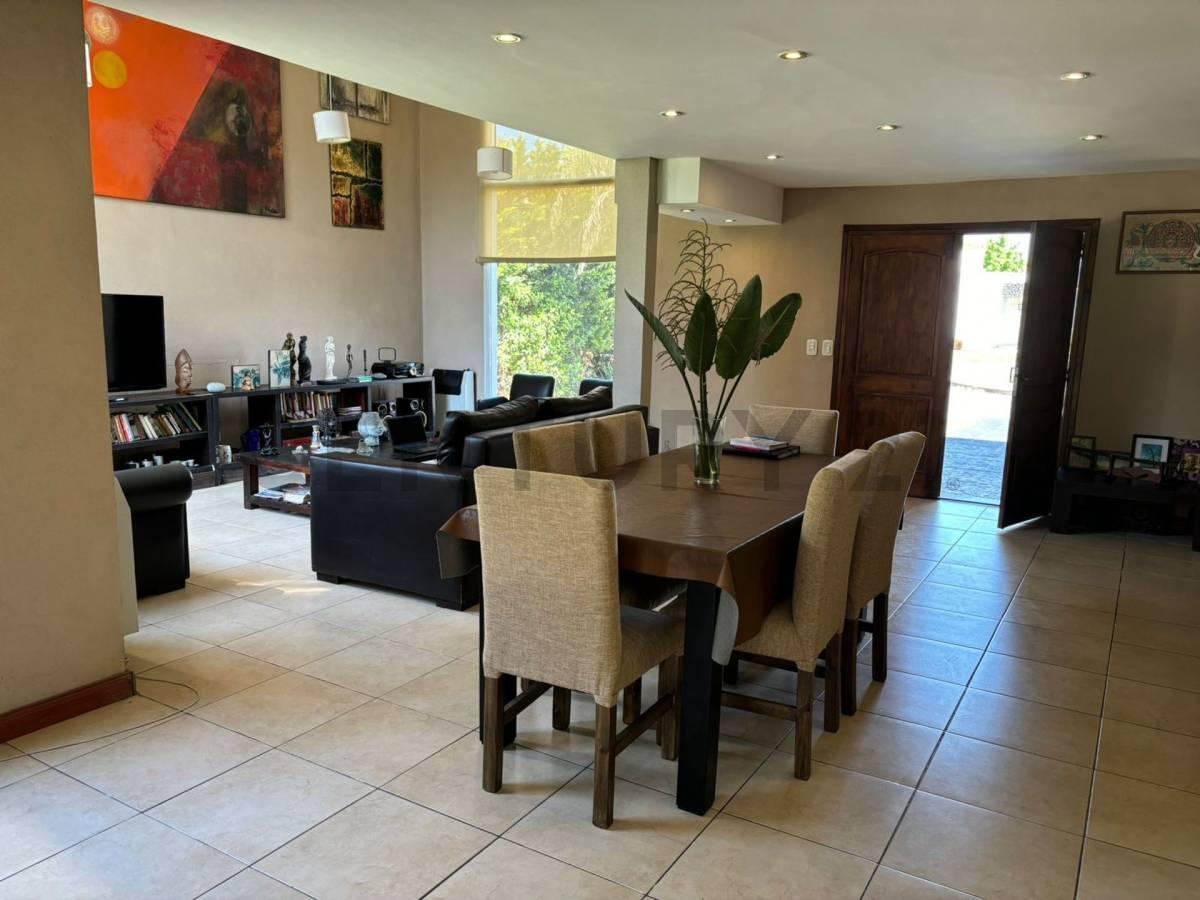 Foto de VENTA CASA SAN LUCAS 6 AMB CON PILETA APTA CREDITO, imagen 3