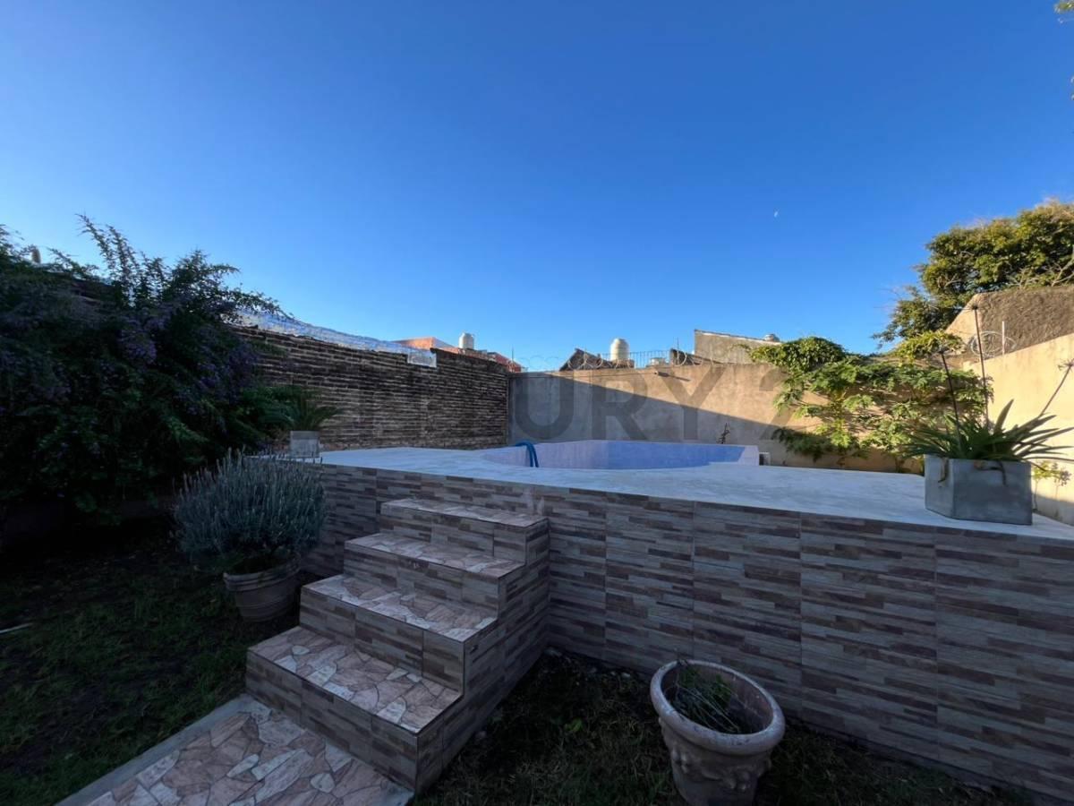 Foto de VENTA CASA 3 AMBIENTES CON PARQUE Y PILETA EN JOSE C PAZ - APTO CREDITO, imagen 1