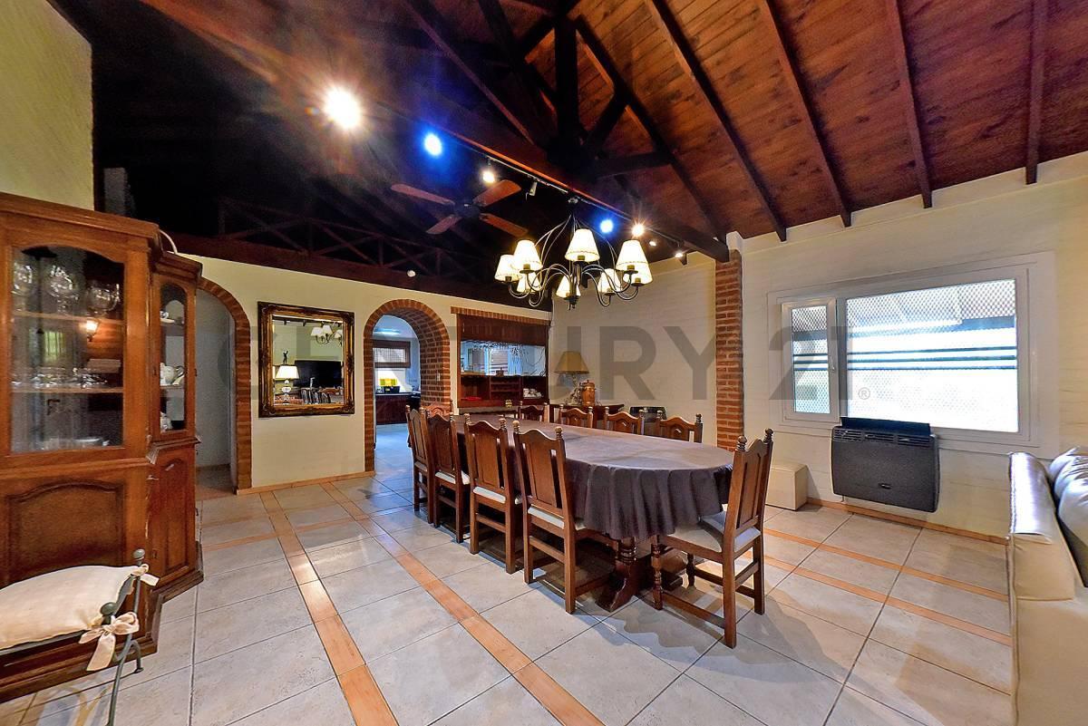 Foto de VENTA CASA QUINTA 5 AMBIENTES CON PILETA GALERIA PARRILLA COCHERA EN, imagen 5
