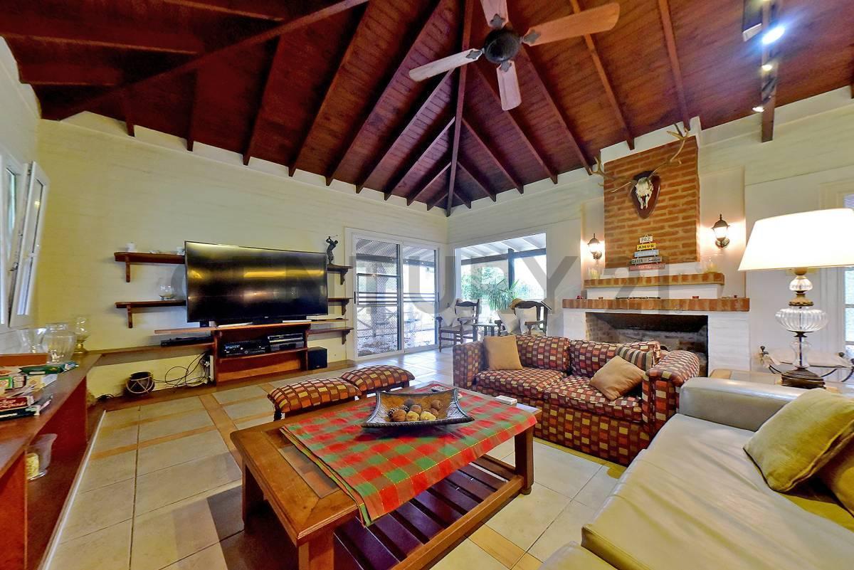 Foto de VENTA CASA QUINTA 5 AMBIENTES CON PILETA GALERIA PARRILLA COCHERA EN, imagen 3