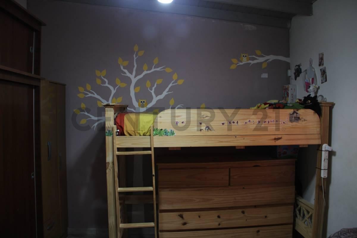 Foto de VENTA CASA 3 AMBIENTES CON PARQUE Y PILETA + CASA A TERMINAR EN JOSE C, imagen 5