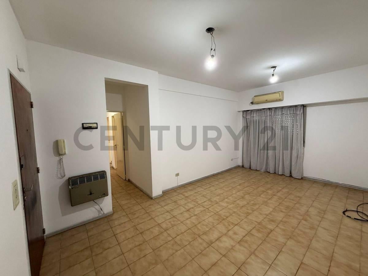 Foto de VENTA DEPARTAMENTO 3 AMBIENTES CON BALCON COCHERA SAN MIGUEL CENTRO, imagen 2