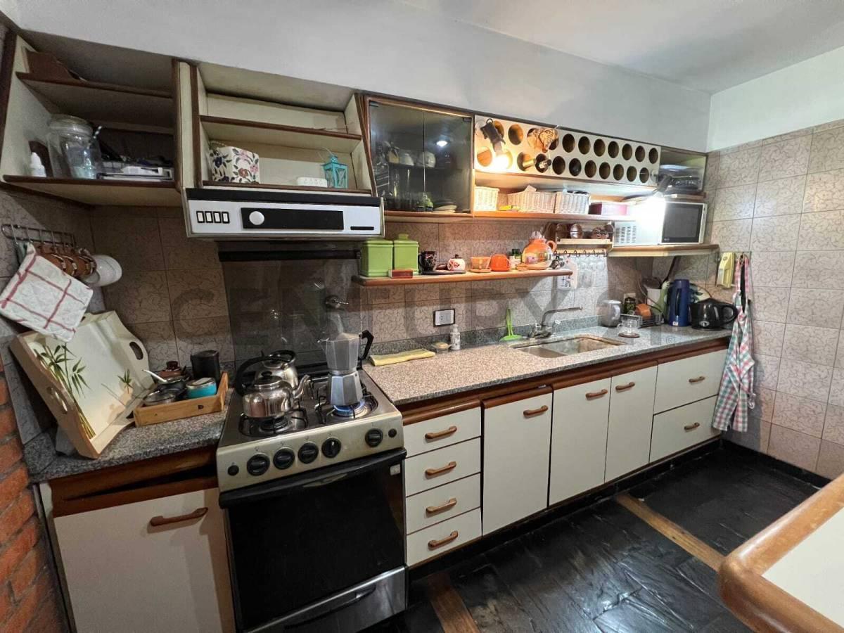 Foto de VENTA CASA 4 AMB C/ JARDIN Y PILETA EN ITUZAINGO NORTE, imagen 2