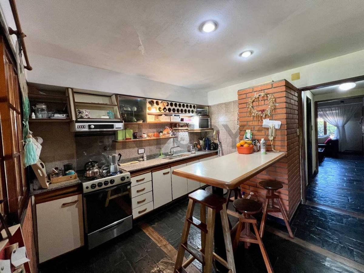 Foto de VENTA CASA 4 AMB C/ JARDIN Y PILETA EN ITUZAINGO NORTE, imagen 4