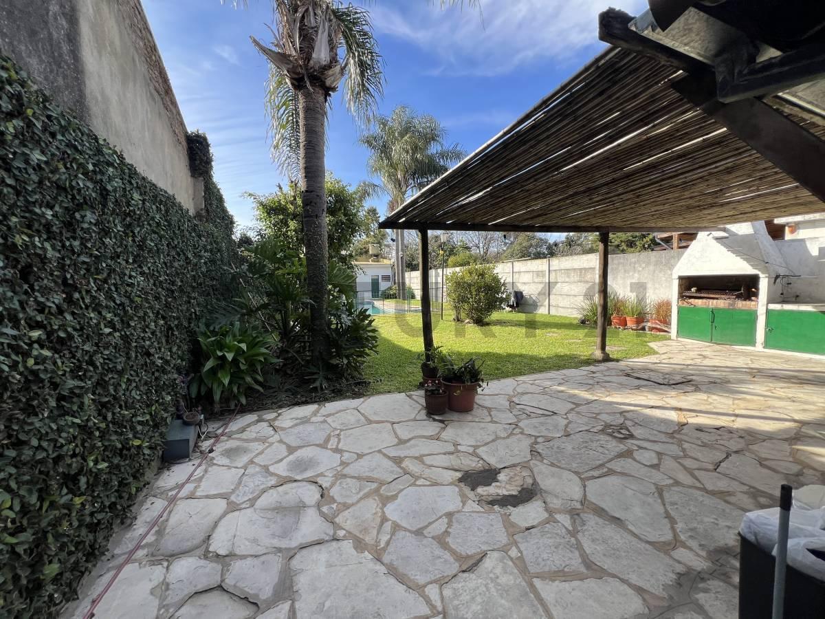 Foto de VENTA CASA 4 AMB C/ JARDIN Y PILETA EN ITUZAINGO NORTE, imagen 5