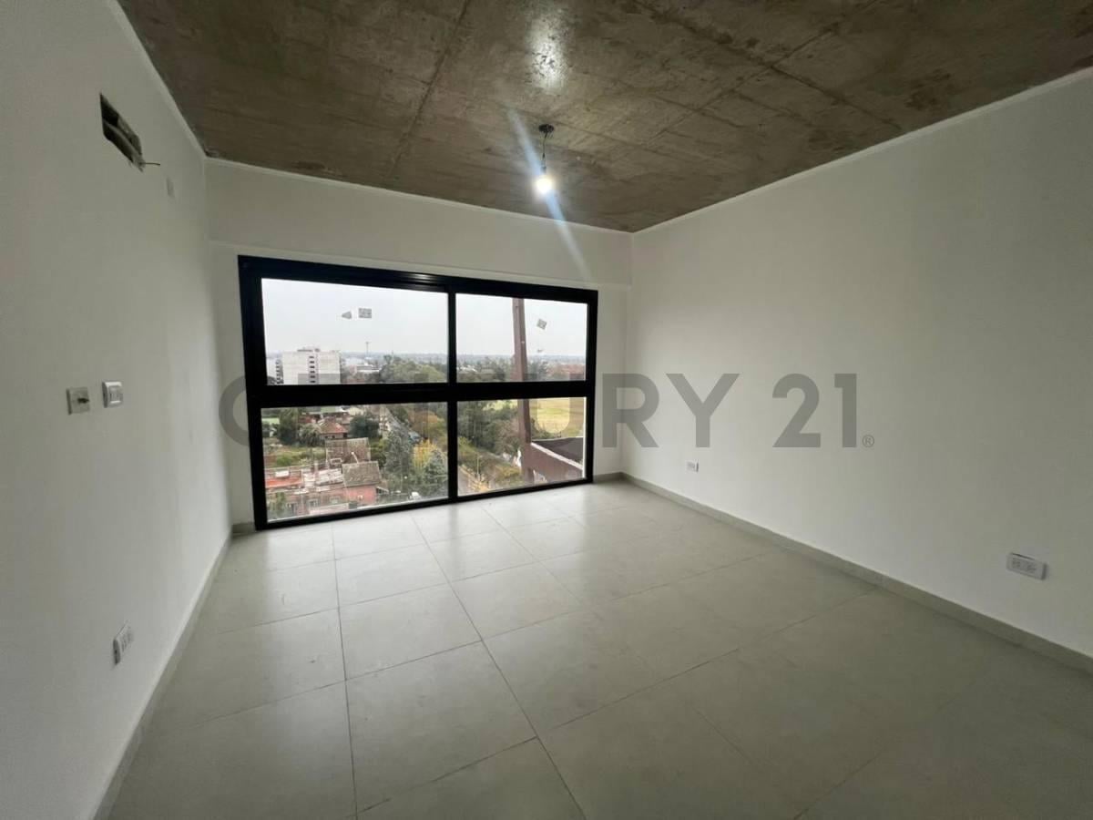 Foto de VENTA DEPARTAMENTO 3 AMBIENTES CON BALCON HURLINGHAM CENTRO EDIFICIO, imagen 1