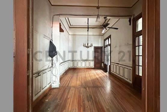 Foto de VENTA PISO A REFACCIONAR CALLAO 300. FINANCIA!, imagen 2