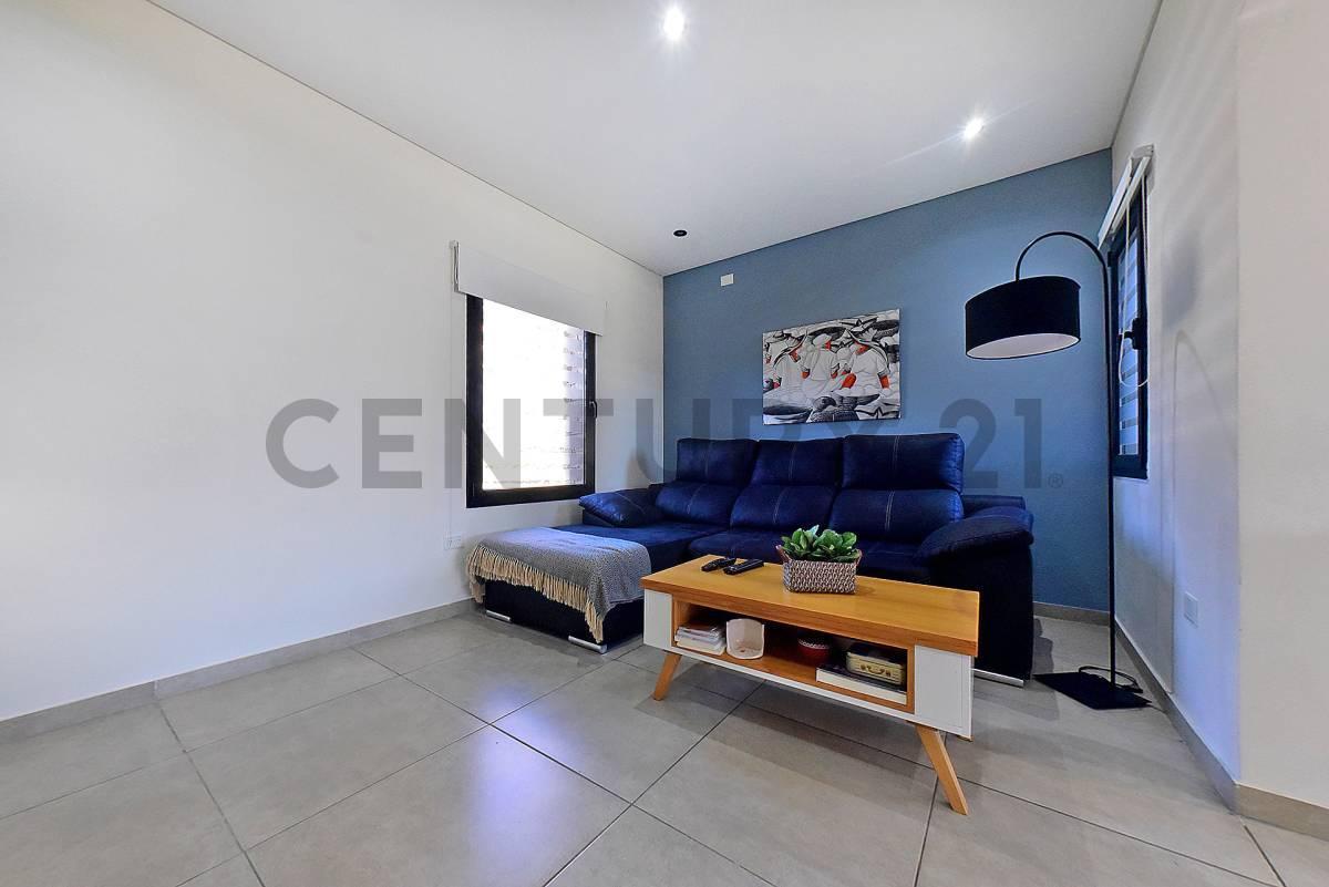 Foto de VENTA CASA 5 AMBIENTES APTA CRÉDITO CON JARDÍN Y PILETA EN LA CAÑADA DE, imagen 2