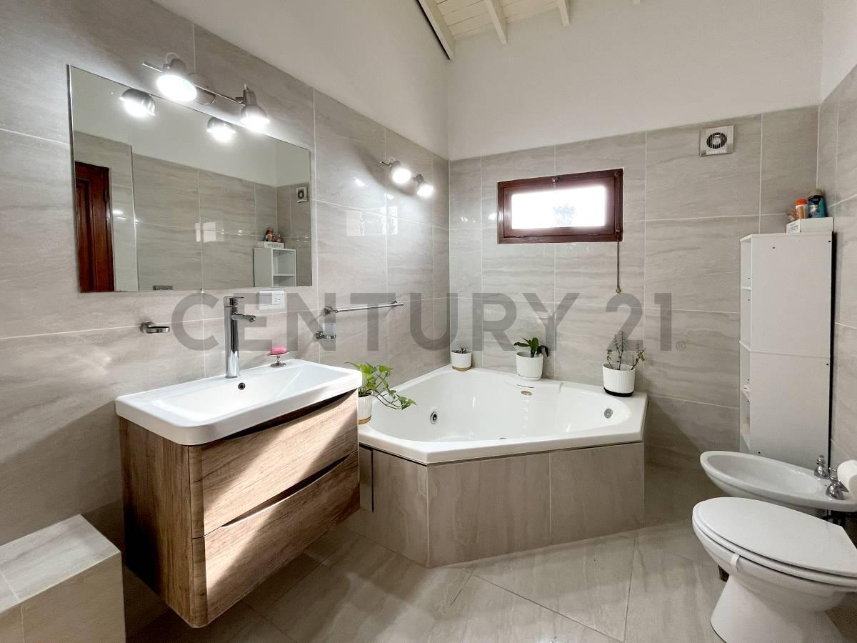 Foto de VENTA CASA 5 AMBIENTES PILETA GOLF COUNTRY BOCA RATON PILAR, imagen 2