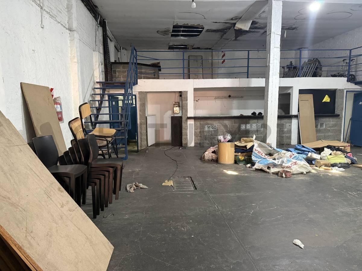 Foto de Local Comercial 400 m² sobre Av. Madero - Centro de Del Viso - Apto, imagen 5
