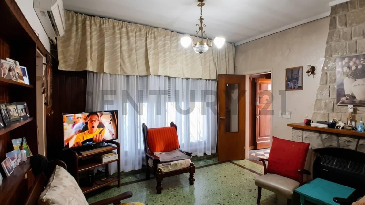 Foto de VENTA CASA 5 AMB CON PILETA + LOCAL EN SAN MIGUEL, imagen 4