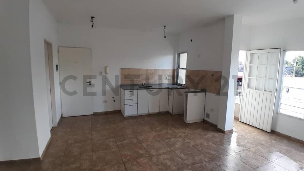 Foto de VENTA DEPARTAMENTO 2 AMBIENTES CON BALCON LIMITE SAN MIGUEL - APTO, imagen 5