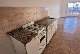 Foto de VENTA DEPARTAMENTO 2 AMBIENTES CON BALCÓN. LÍMITE SAN MIGUEL - APTO, imagen 1