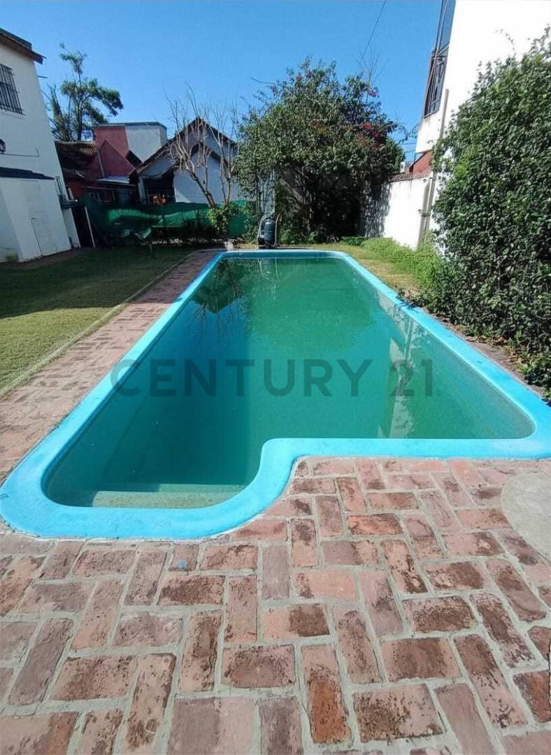 Foto de VENTA CASA 5 AMBIENTES CON PILETA, PARQUE Y GARAJE EN PILAR CENTRO, imagen 1