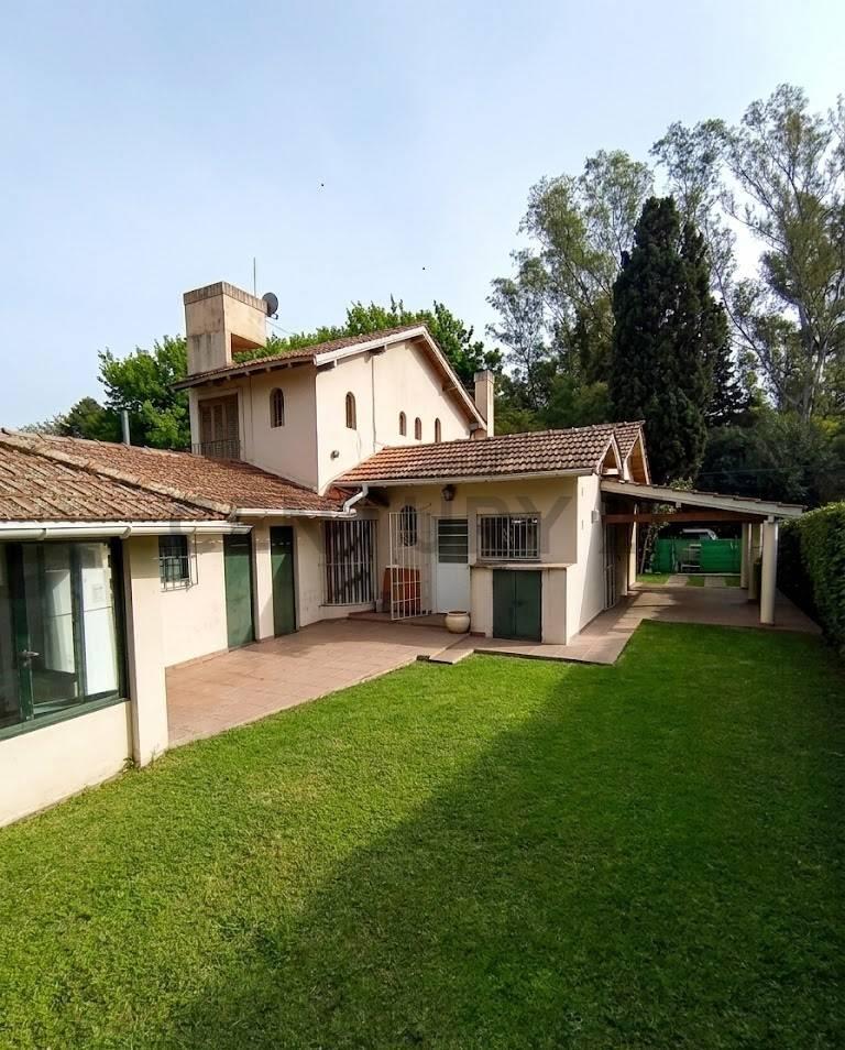 Foto de VENTA CASA QUINTA 5 AMBIENTES-QUINCHO-PILETA-PARQUE-BARRIO, imagen 1