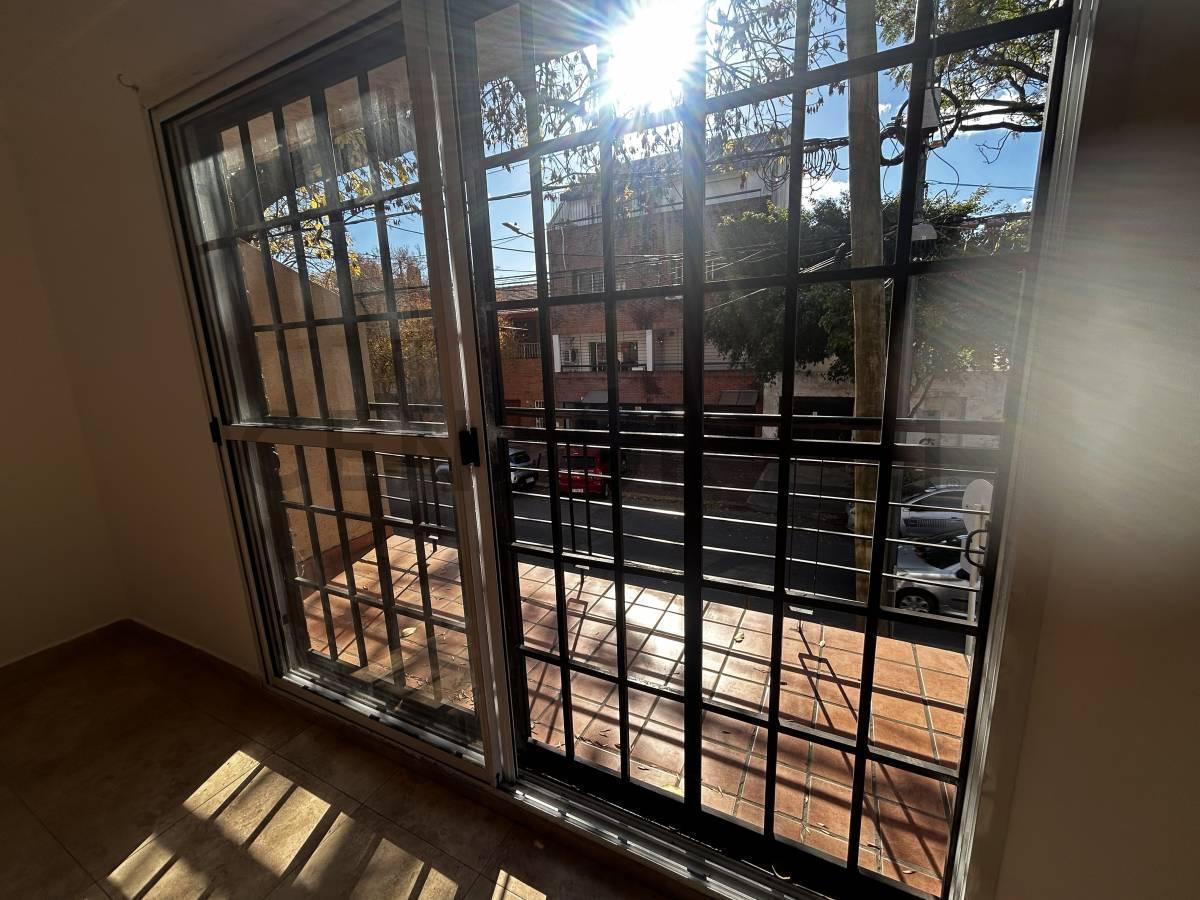 Foto de MONOAMBIENTE EN VENTA CON BALCON APTO CREDITO VILLA URQUIZA, imagen 2
