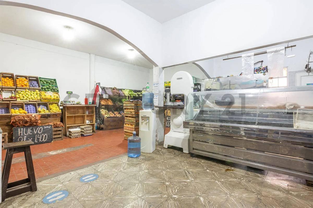 Foto de Venta Multifamiliar 3 ambientes mas local comercial ( Financia 40%, imagen 2
