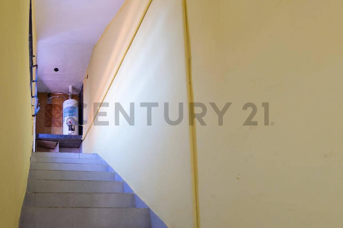 Foto de Venta Multifamiliar 3 ambientes mas local comercial ( Financia 40%, imagen 3