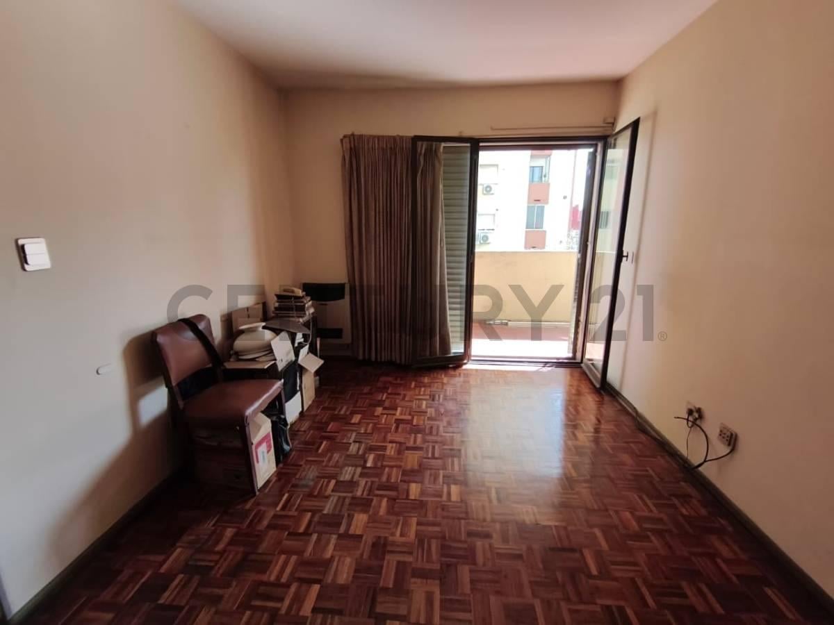 Foto de VENTA DPTO 4 AMB CON BALCÓN EN FLORES, imagen 4