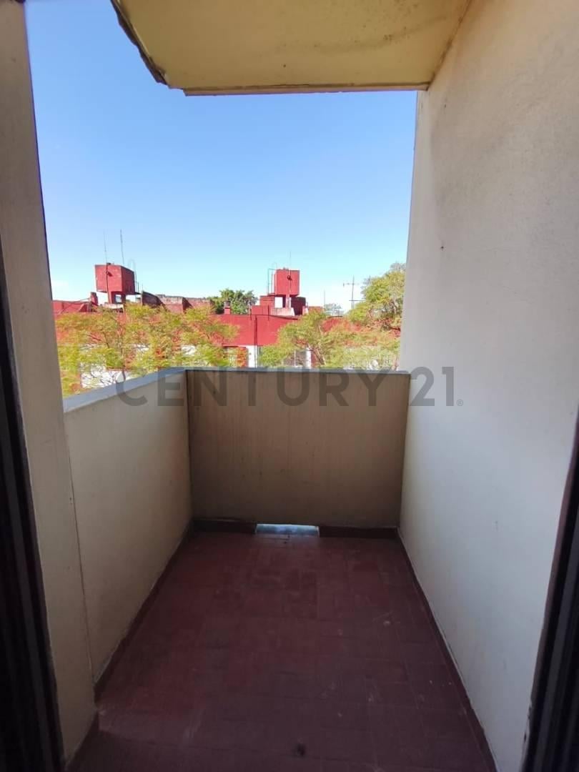 Foto de VENTA DPTO 4 AMB CON BALCÓN EN FLORES, imagen 2