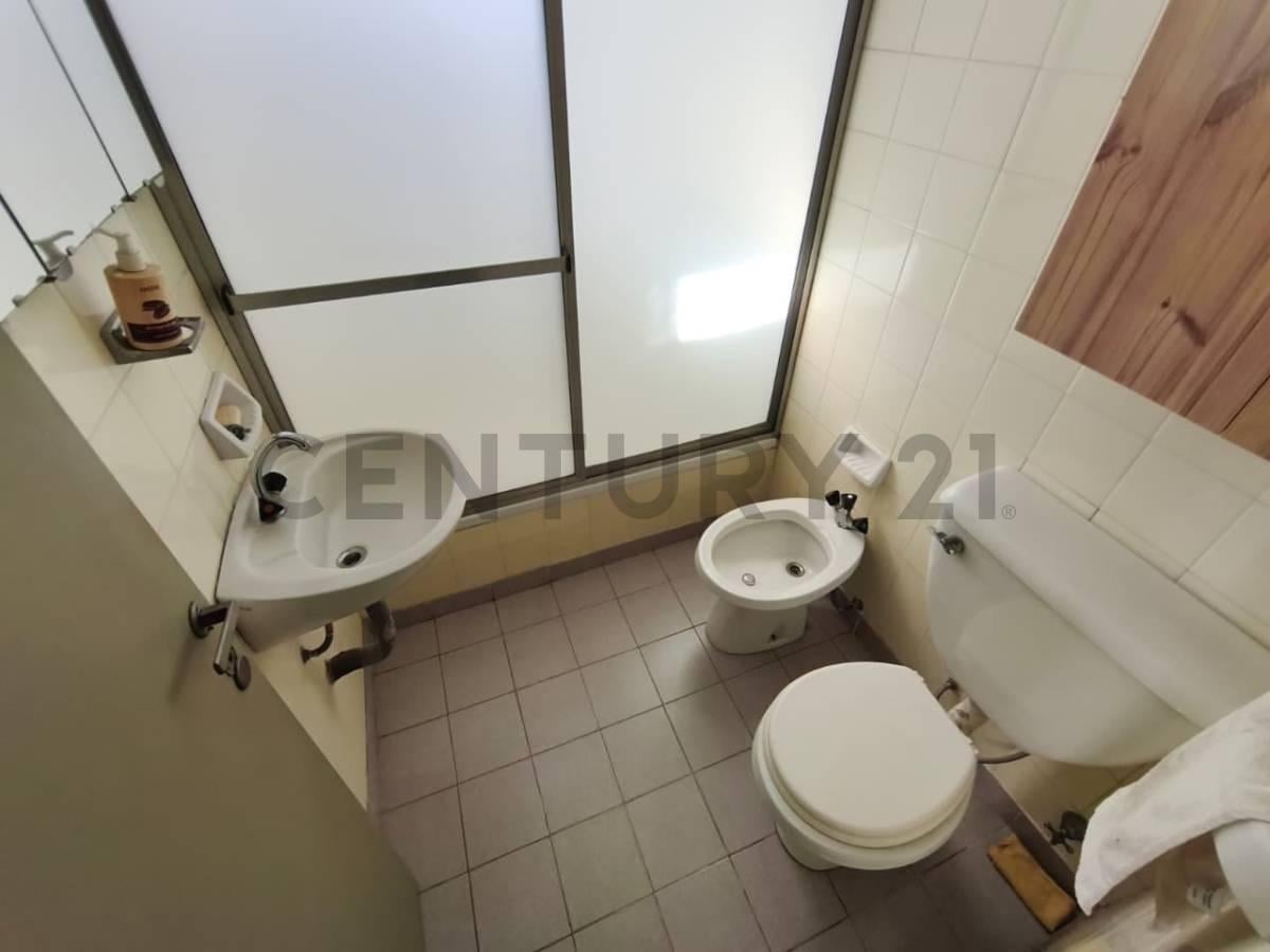 Foto de VENTA DPTO 4 AMB CON BALCÓN EN FLORES, imagen 3