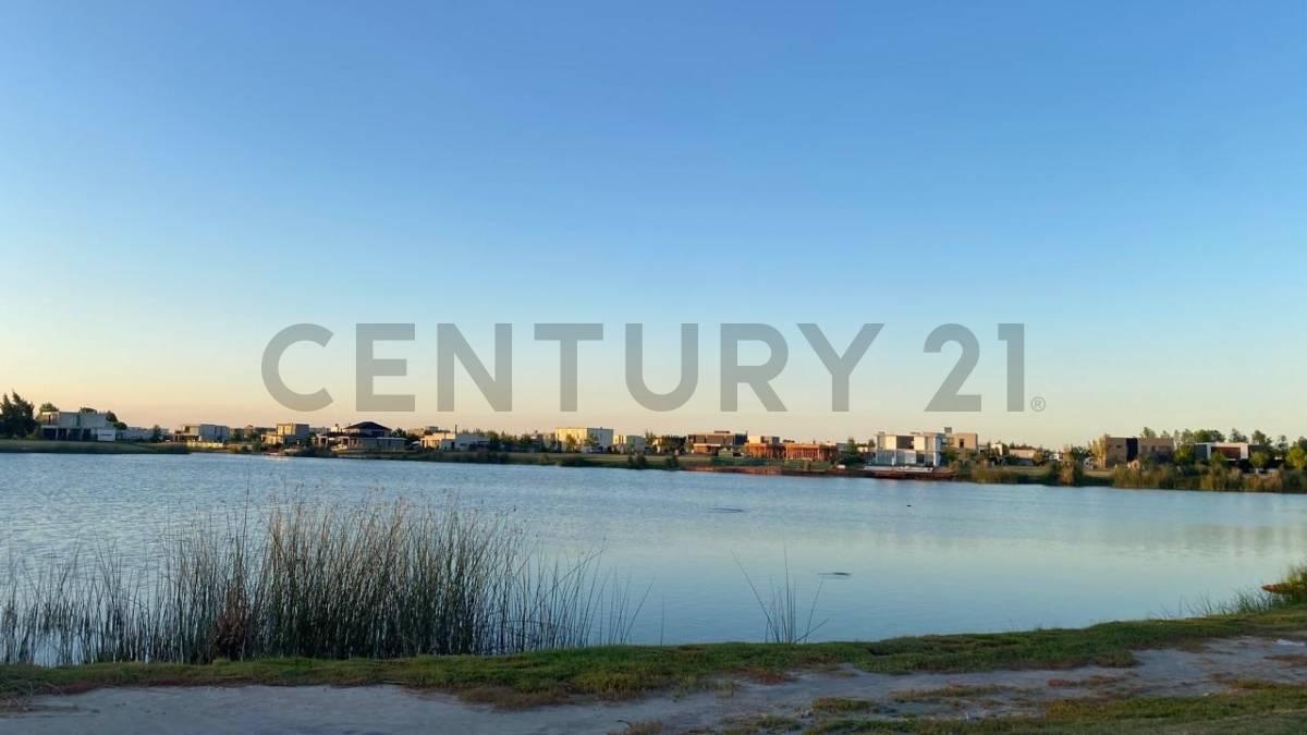 Foto de VENTA LOTE LAGO CENTRAL EN NAUDIR, imagen 1