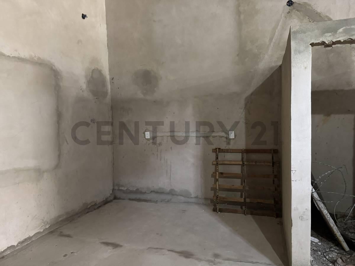 Foto de Depósito 190 m² con vivienda 3 amb sobre Av. Arregui, José C. Paz, imagen 2