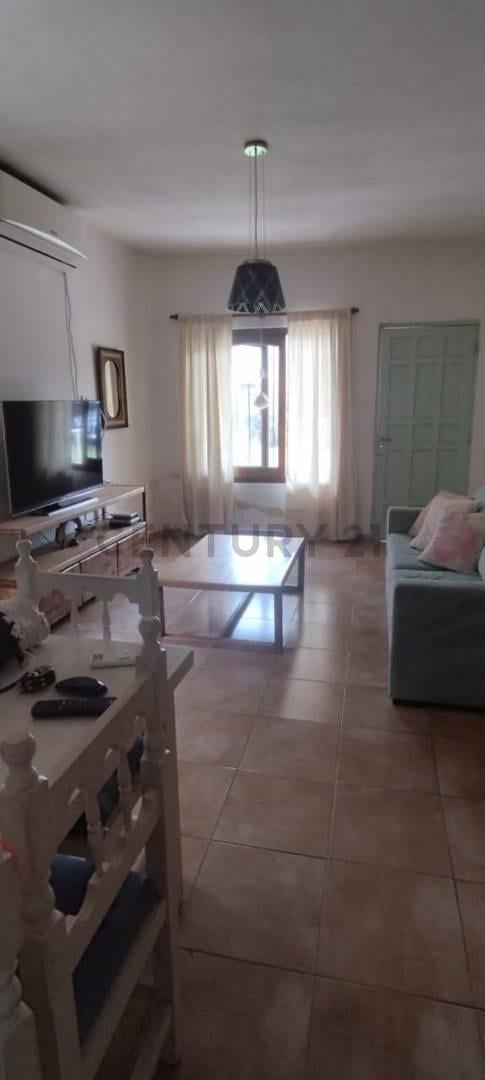 Foto de VENTA CASA DE 4 AMBIENTES CON JARDIN EN LOTE PROPIO SAN MIGUEL CENTRO, imagen 3