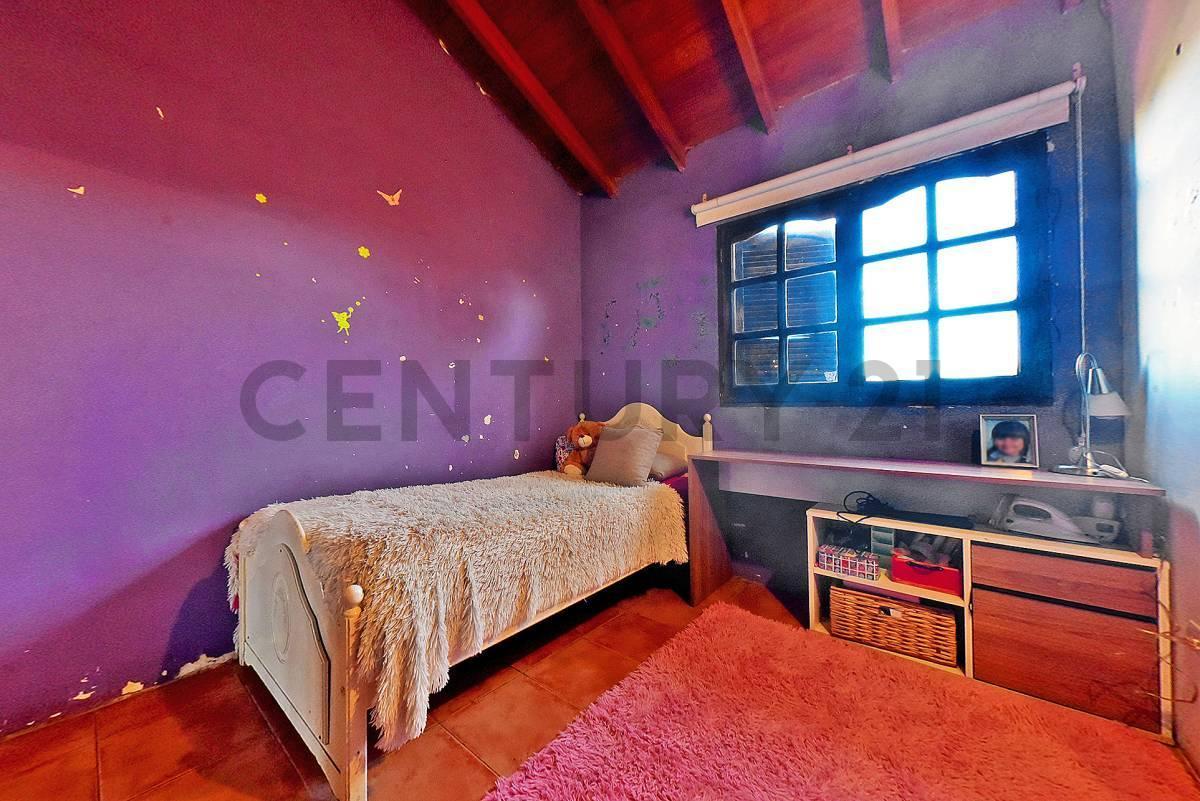 Foto de VENTA CASA 5 AMBIENTES CON PILETA, QUINCHO Y JARDÍN EN HURLINGHAM, imagen 5
