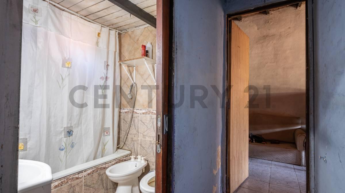 Foto de VENTA CASA 3 AMBIENTES MAS DEPARTAMENTO 2 AMBIENTES EN TORTUGUITAS, imagen 1