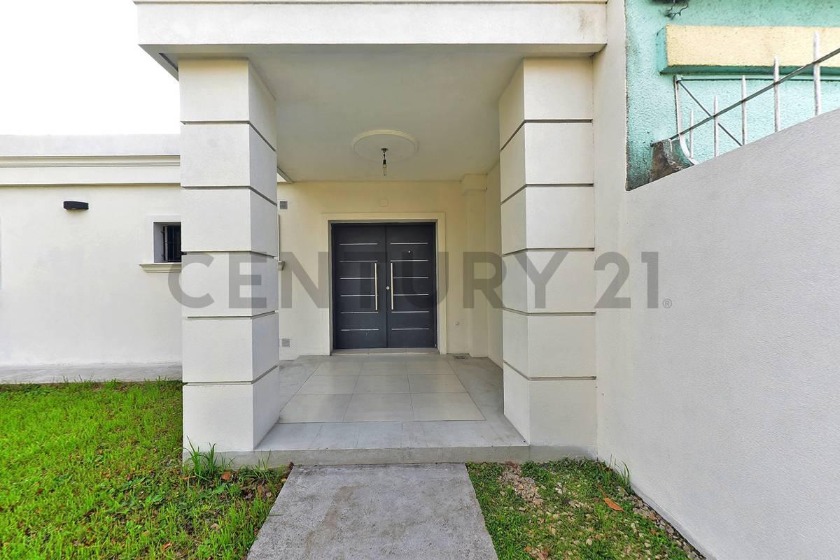 Foto de VENTA CASA 4 AMBIENTES CASTELAR APTA CREDITO, imagen 1