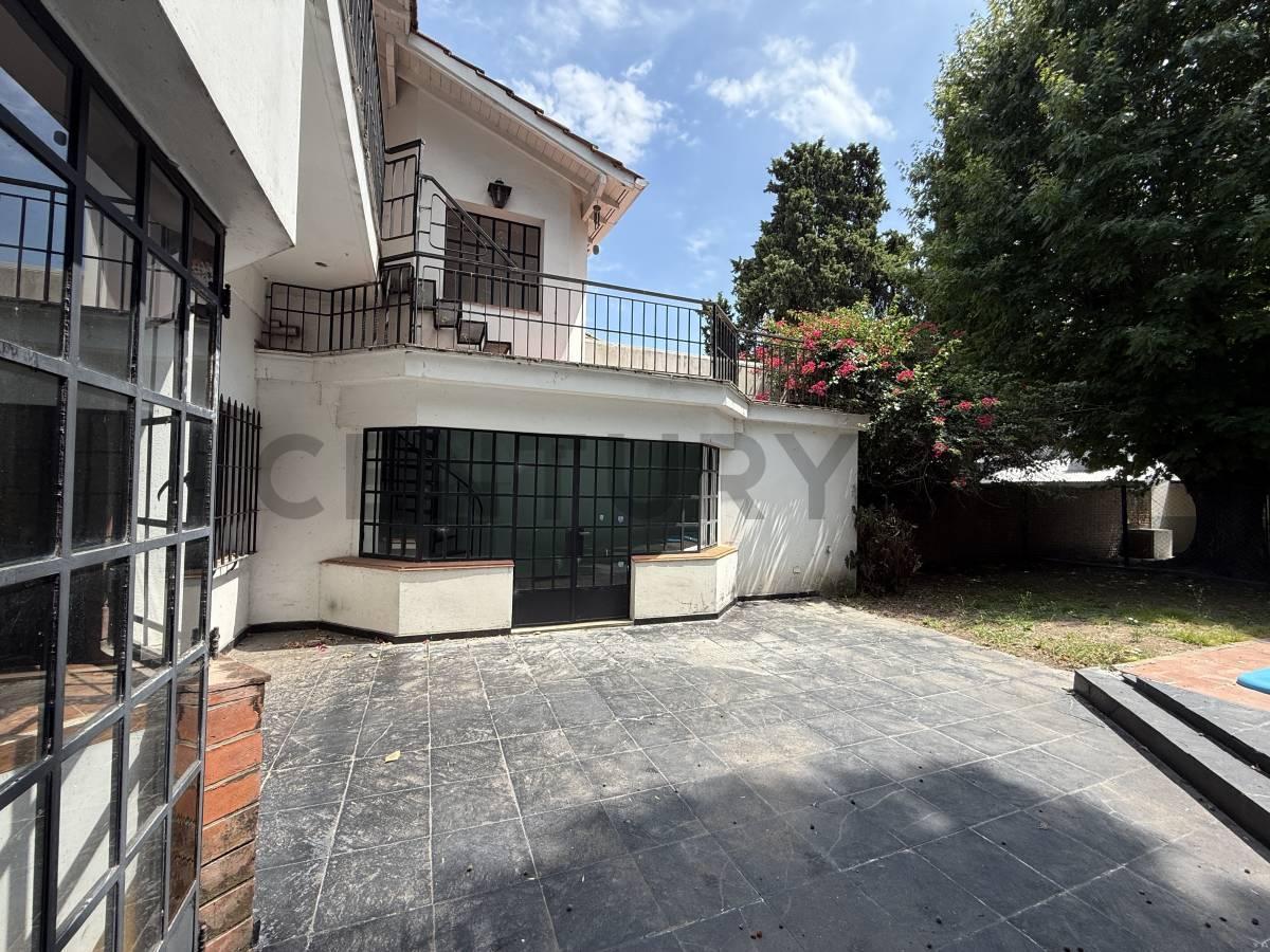 Foto de Casa 3 Dorm. con Pileta y Parque de 365 m² en Don Torcuato, imagen 5