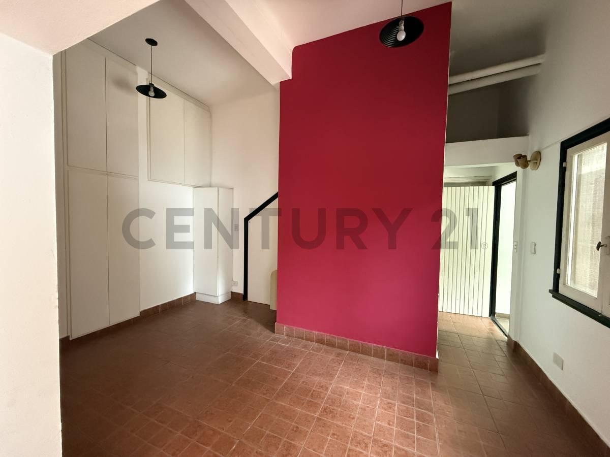 Foto de Casa 3 Dorm. con Pileta y Parque de 365 m² en Don Torcuato, imagen 2