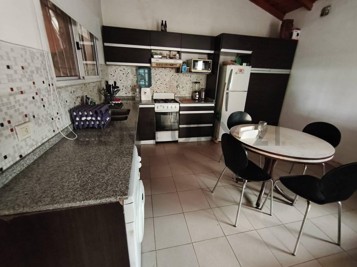 Foto de VENTA PH 3 AMB CON COCHERA PATIO Y PARRILLA ITUZAINGO APTO CRÉDITO, imagen 2