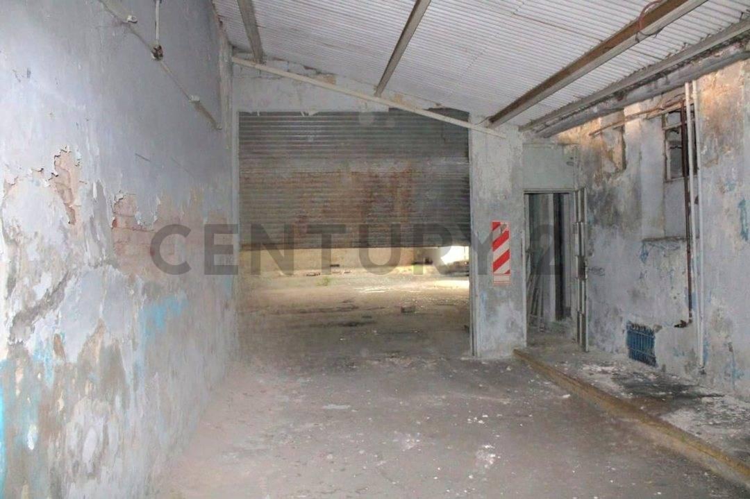 Foto de LOTE FRENTE 8.72 X Lateral 50.35M EN ALMAGRO CONSTRUIBLE 2764M2, imagen 4