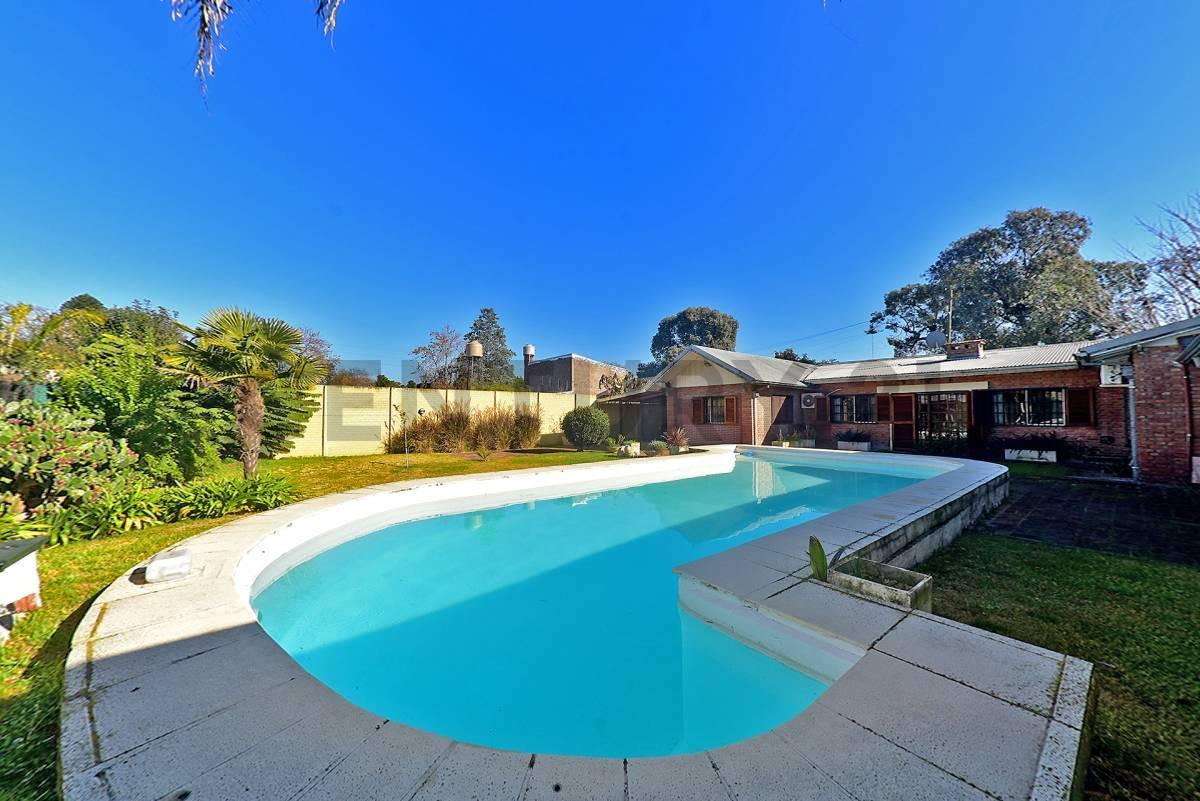 Foto de VENTA CASA 4 AMBIENTES CON PILETA PARQUE ALVEAR TORTUGUITAS, imagen 2